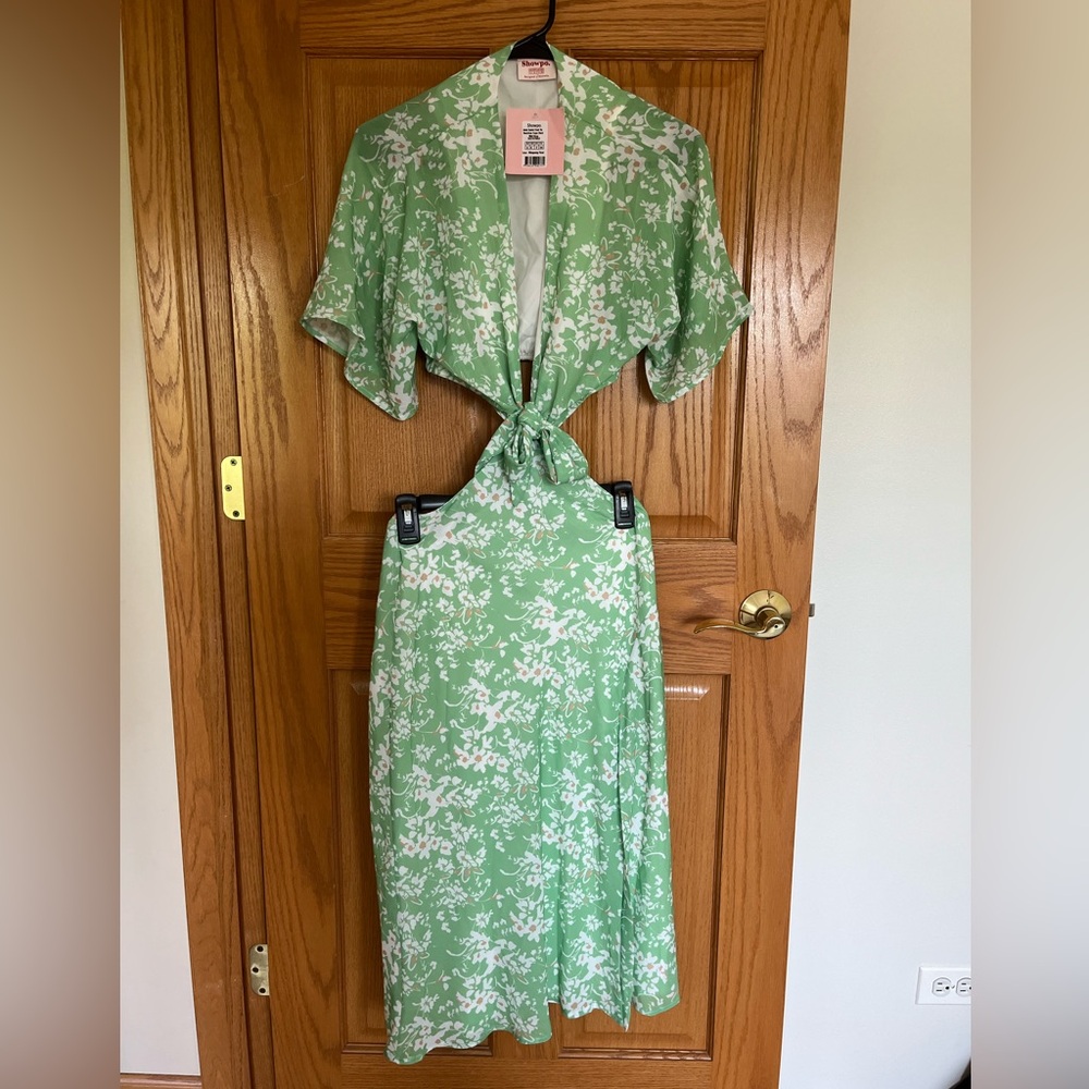 NWT Showpo Green and White Floral Midi Dress